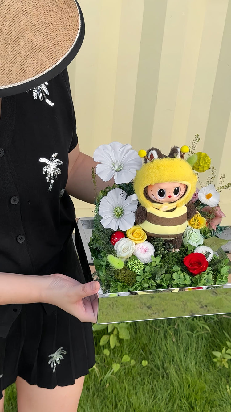 Bees 🐝 Labubu Garden