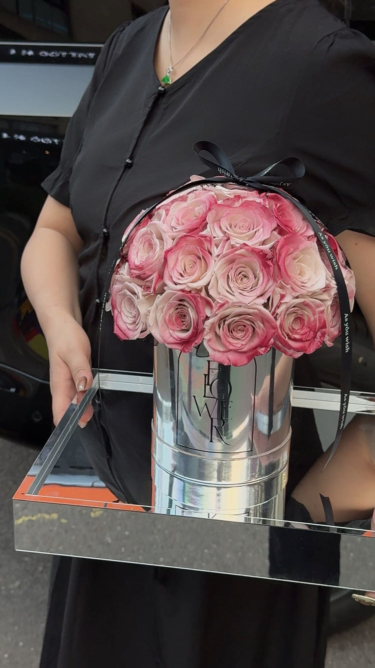 Mirror Hug Bucket
