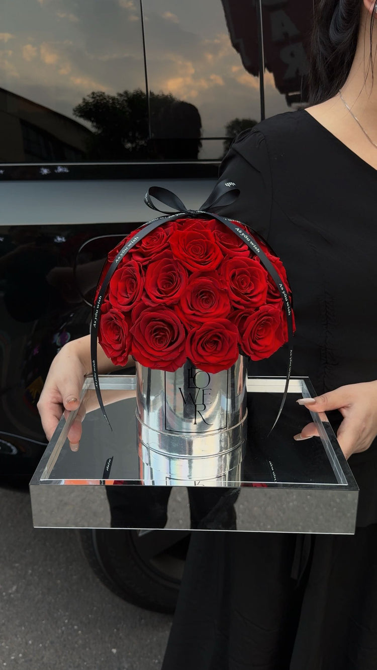 Mirror Hug Bucket