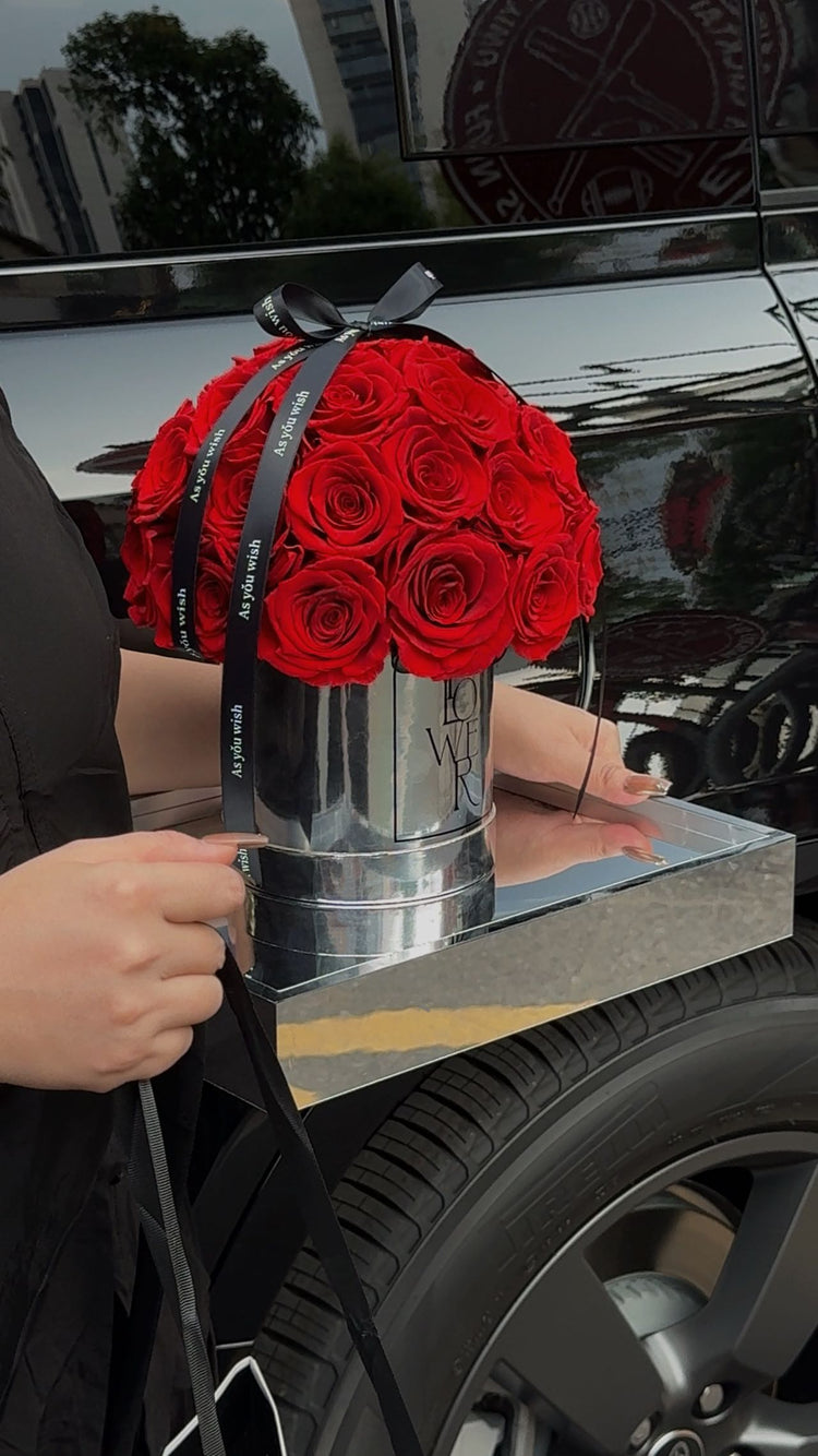 Mirror Hug Bucket