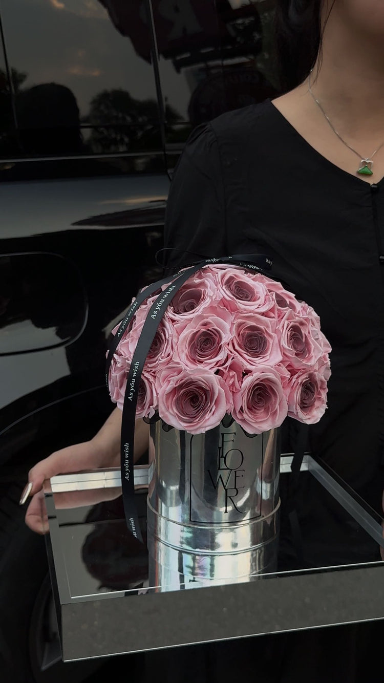 Mirror Hug Bucket