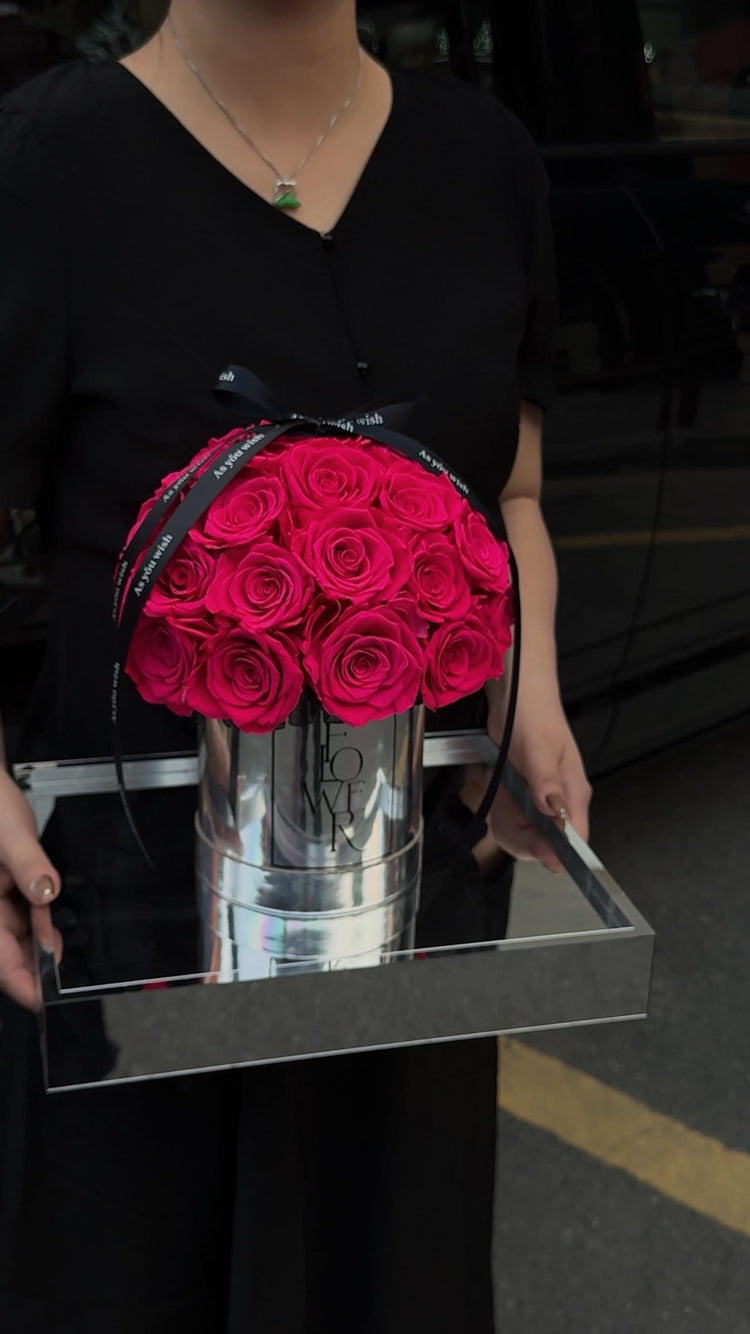 Mirror Hug Bucket