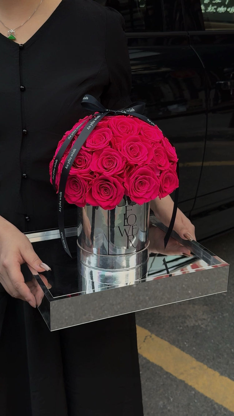 Mirror Hug Bucket