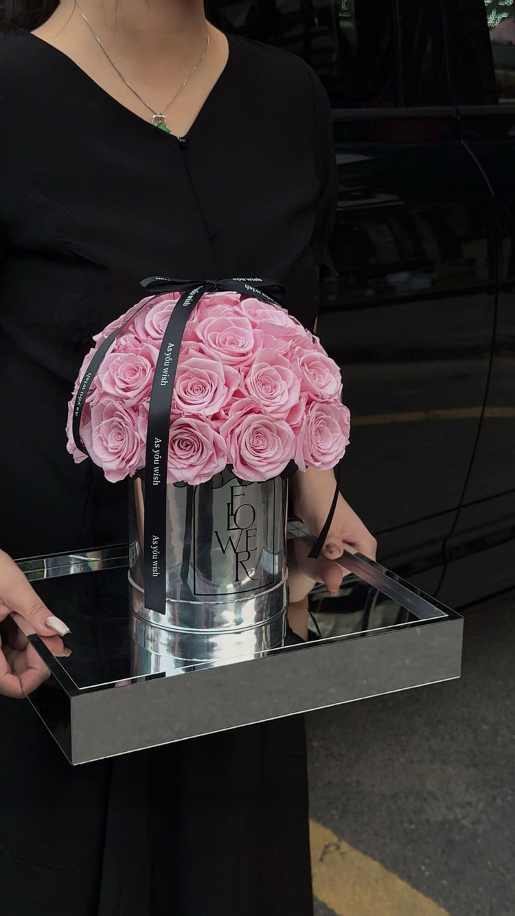 Mirror Hug Bucket