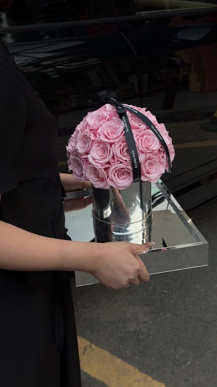 Mirror Hug Bucket