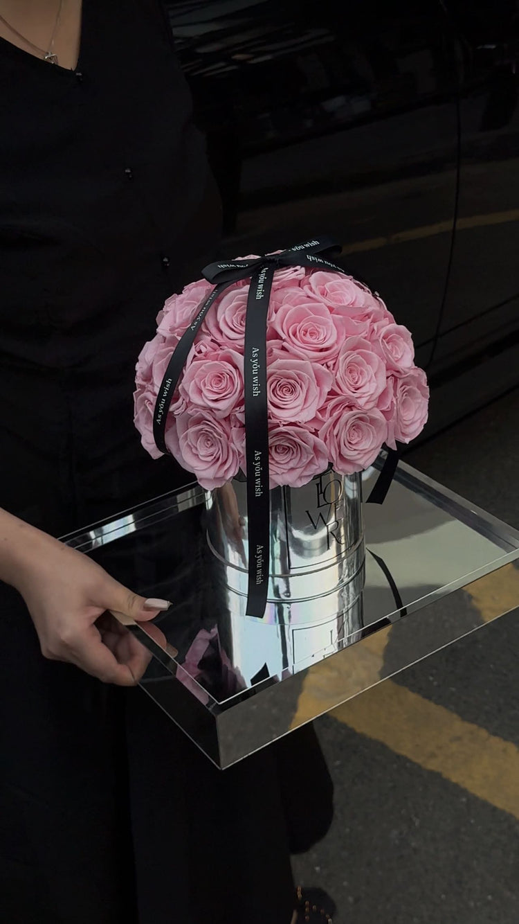 Mirror Hug Bucket
