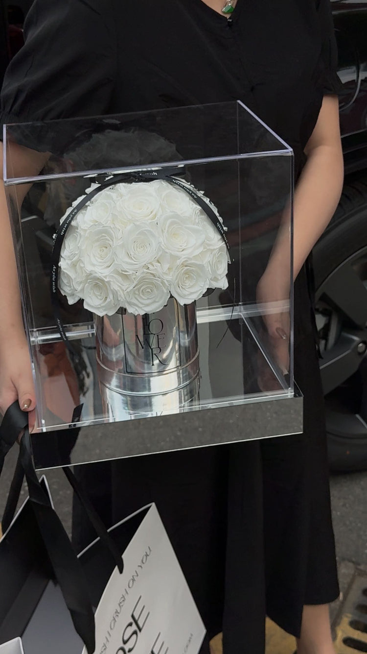 Mirror Hug Bucket