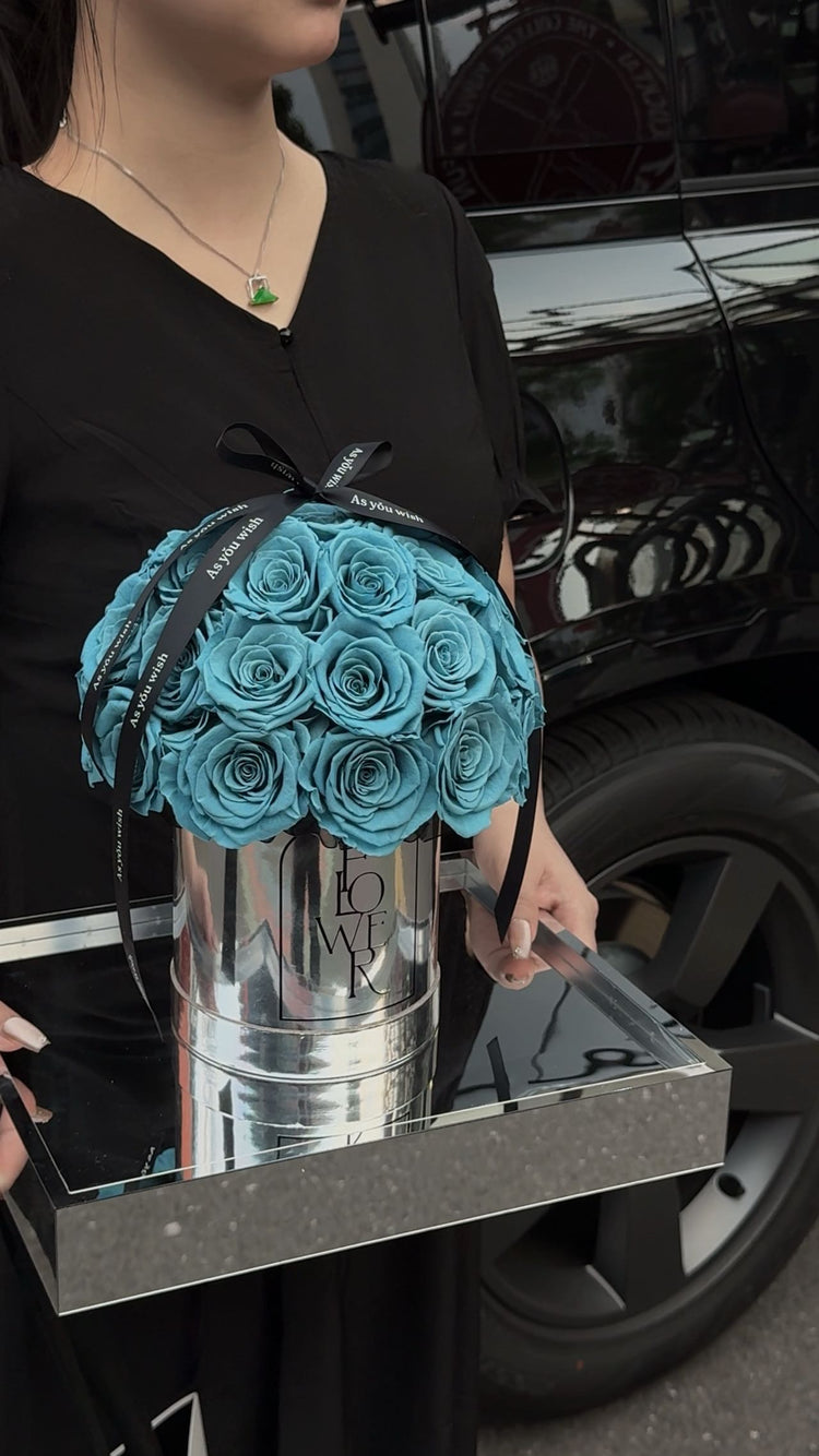 Mirror Hug Bucket