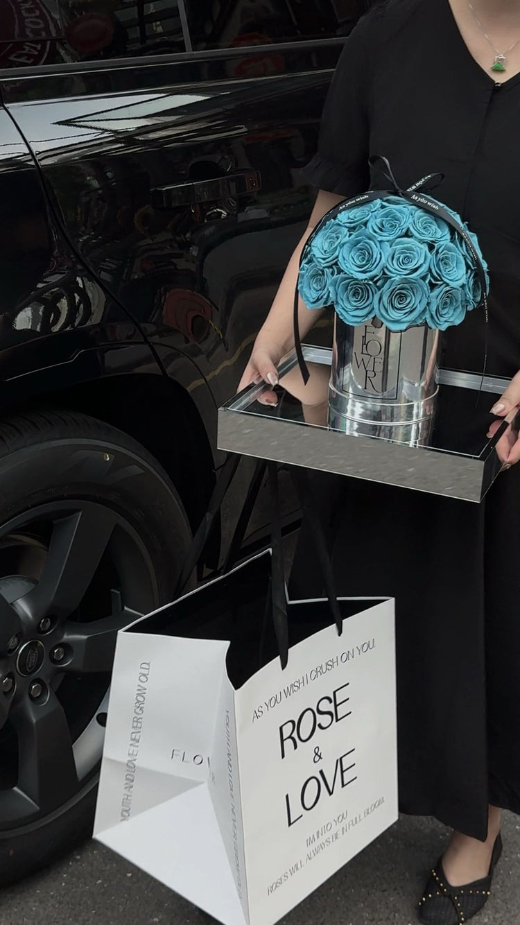 Mirror Hug Bucket