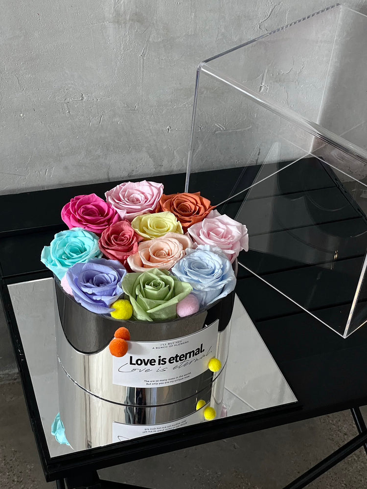 11 Roses Mirror Hug Bucket