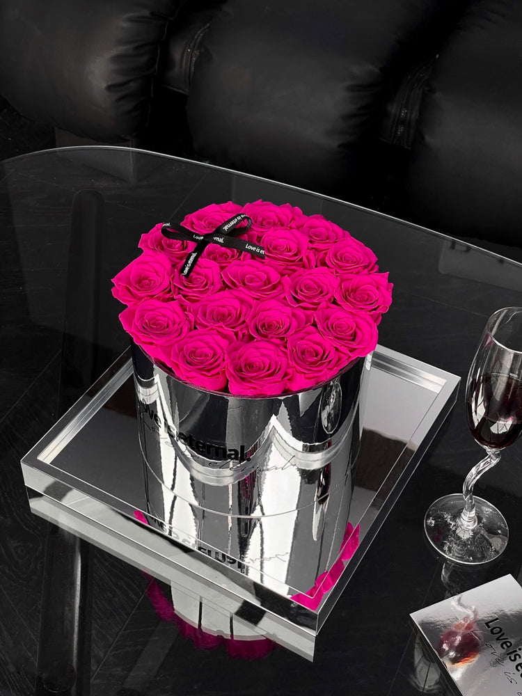 19 Roses Mirror Hug Bucket