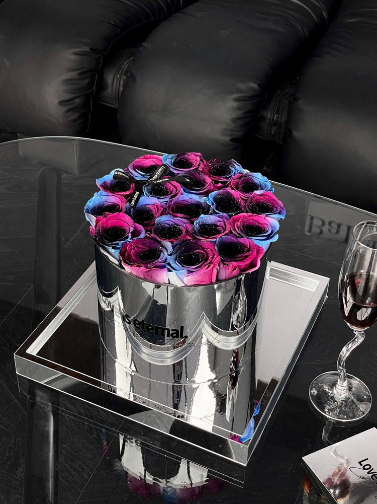 19 Roses Mirror Hug Bucket