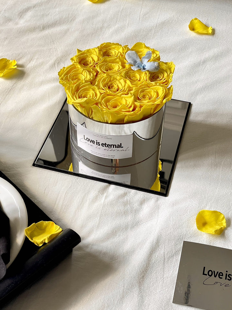 Yellow Rose 11-Flower Hug Bucket