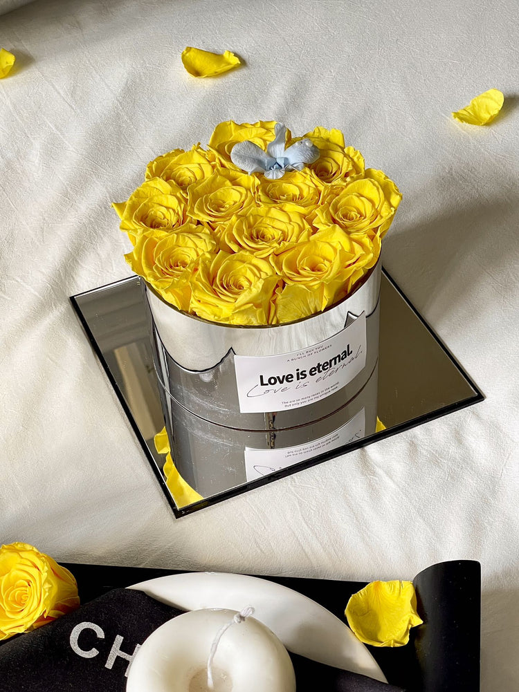 Yellow Rose 11-Flower Hug Bucket